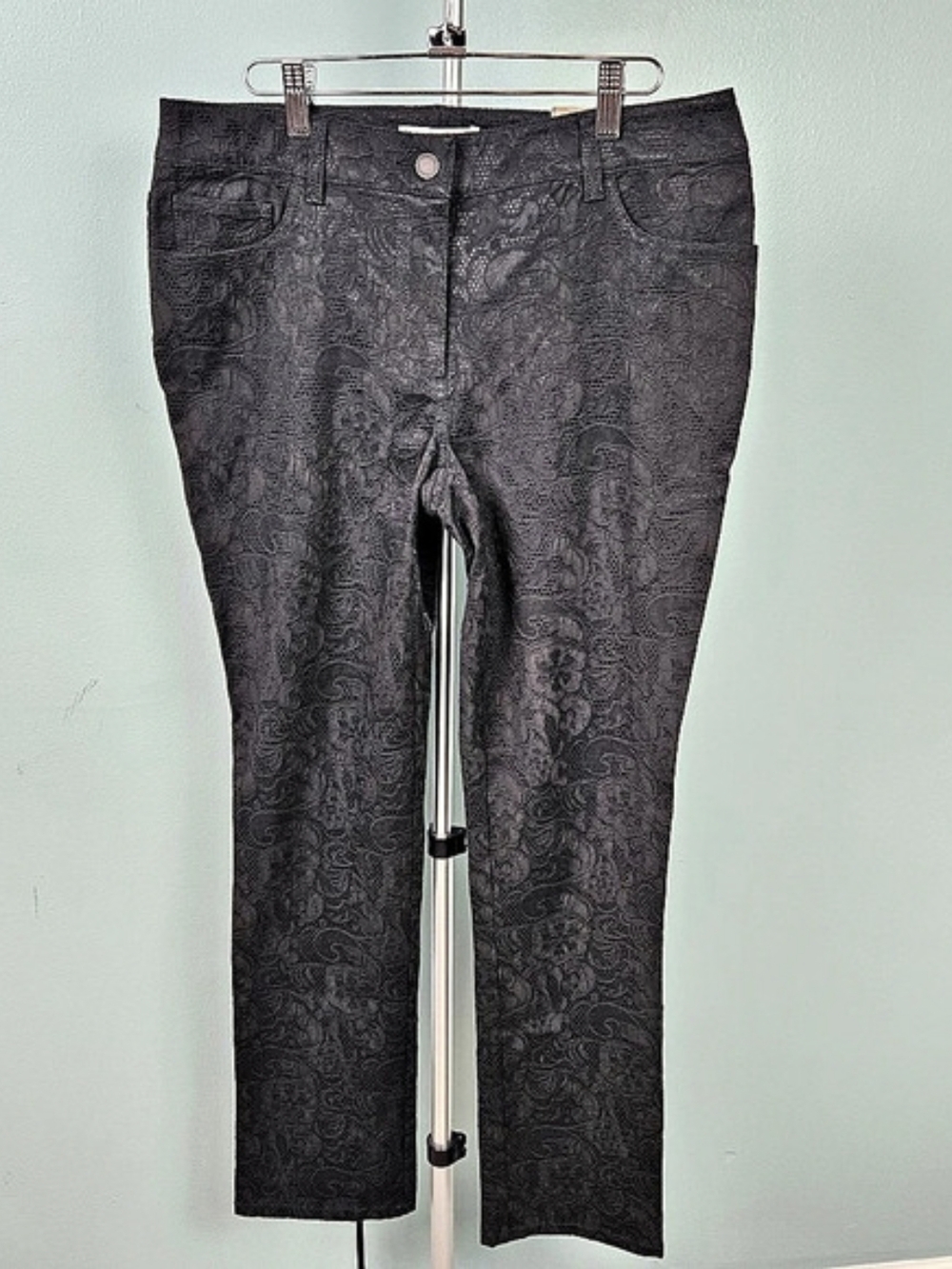 NWT Chico's The Ultimate Flatter Slims Pants Paisley Straight Leg Black Size 1